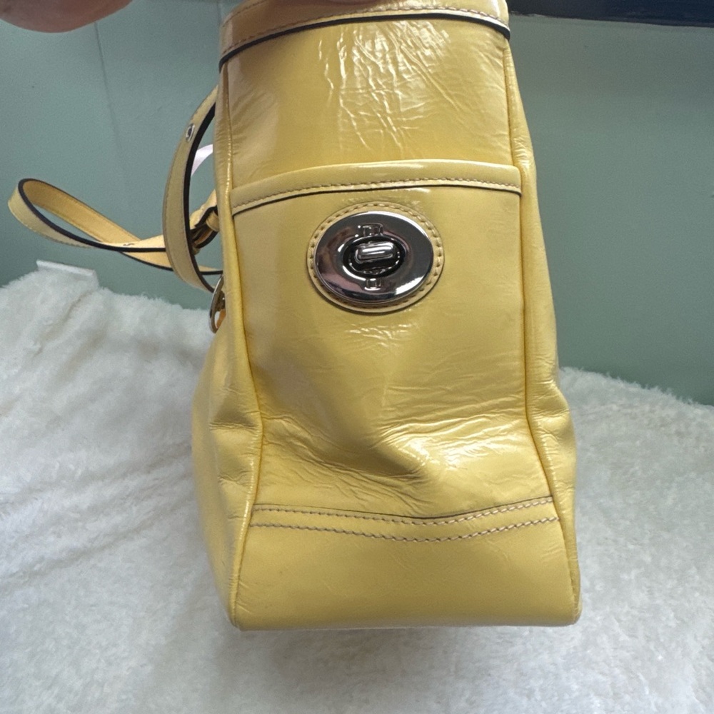 Coach Yellow Vintage Summer Tote Bag - Picture 4 of 8